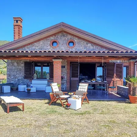 Holiday home Aura *